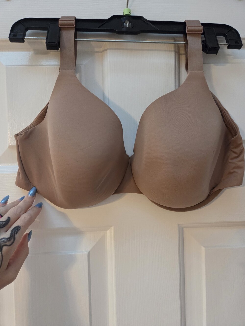 SKIMS Smooth T-Shirt Bra in Nude Brown